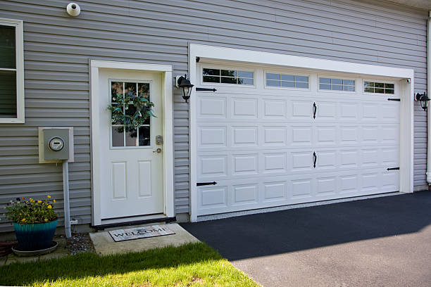 24/7 Emergency Garage Door Panel Replacement experts in Douglas County County, NV